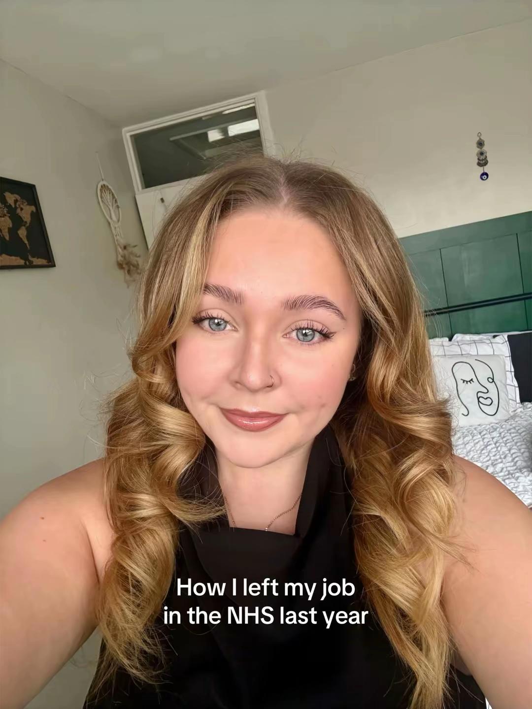 @Hollie | Full Time Traveller