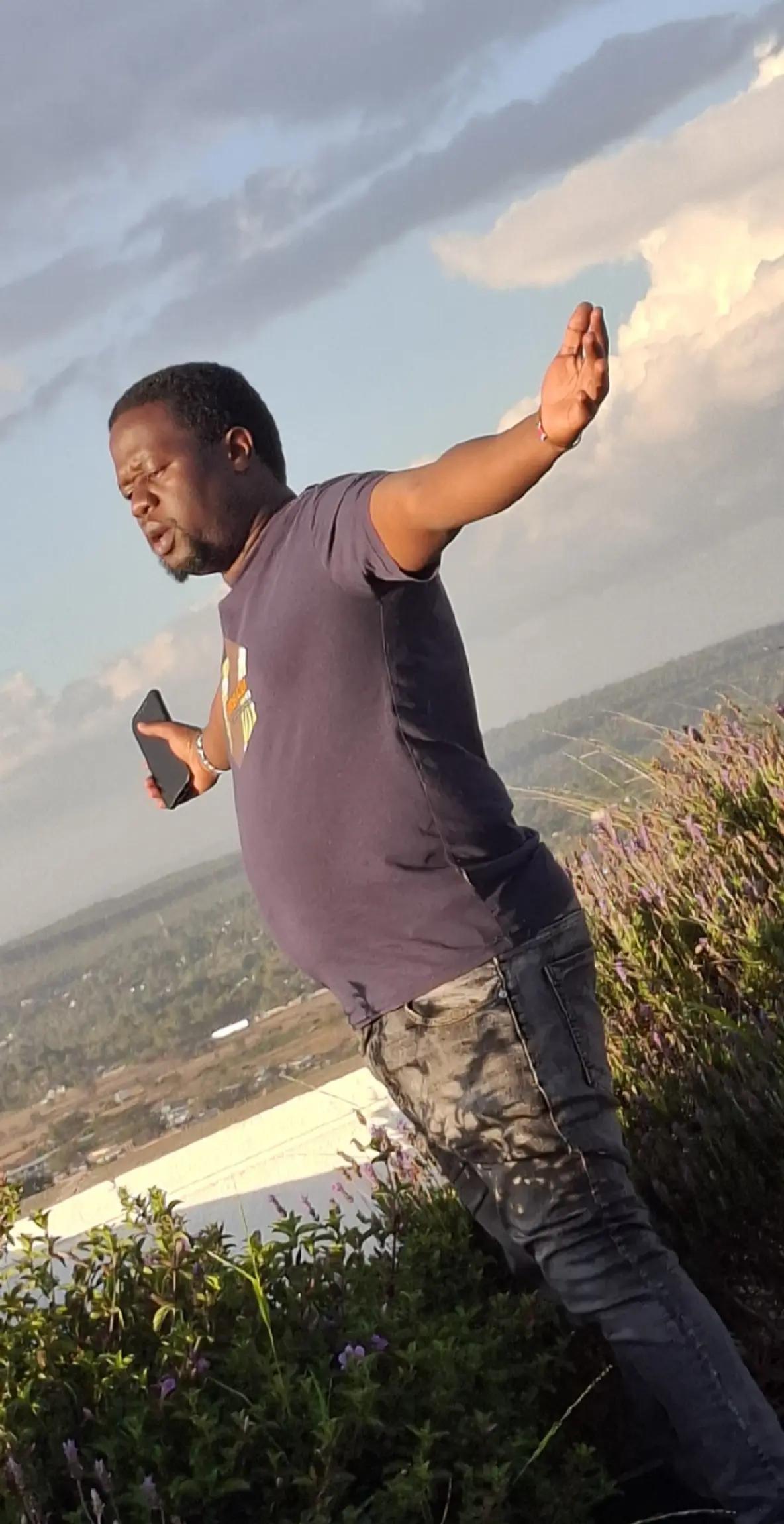 @MitchMitch🇰🇪