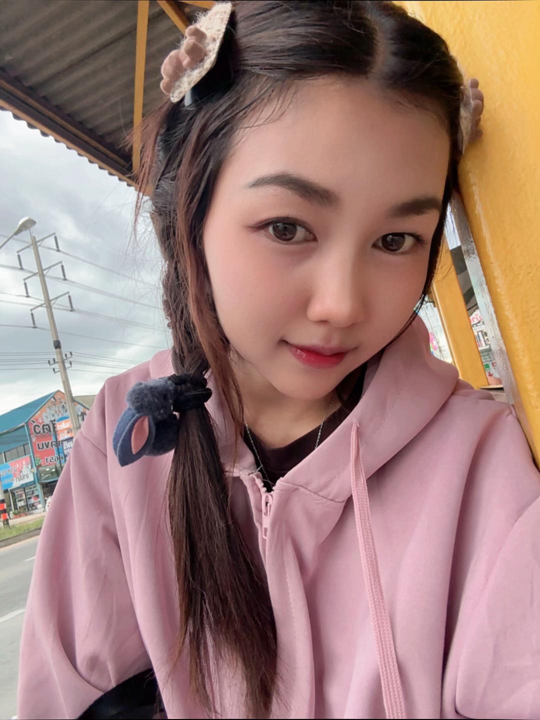 @Chompoo