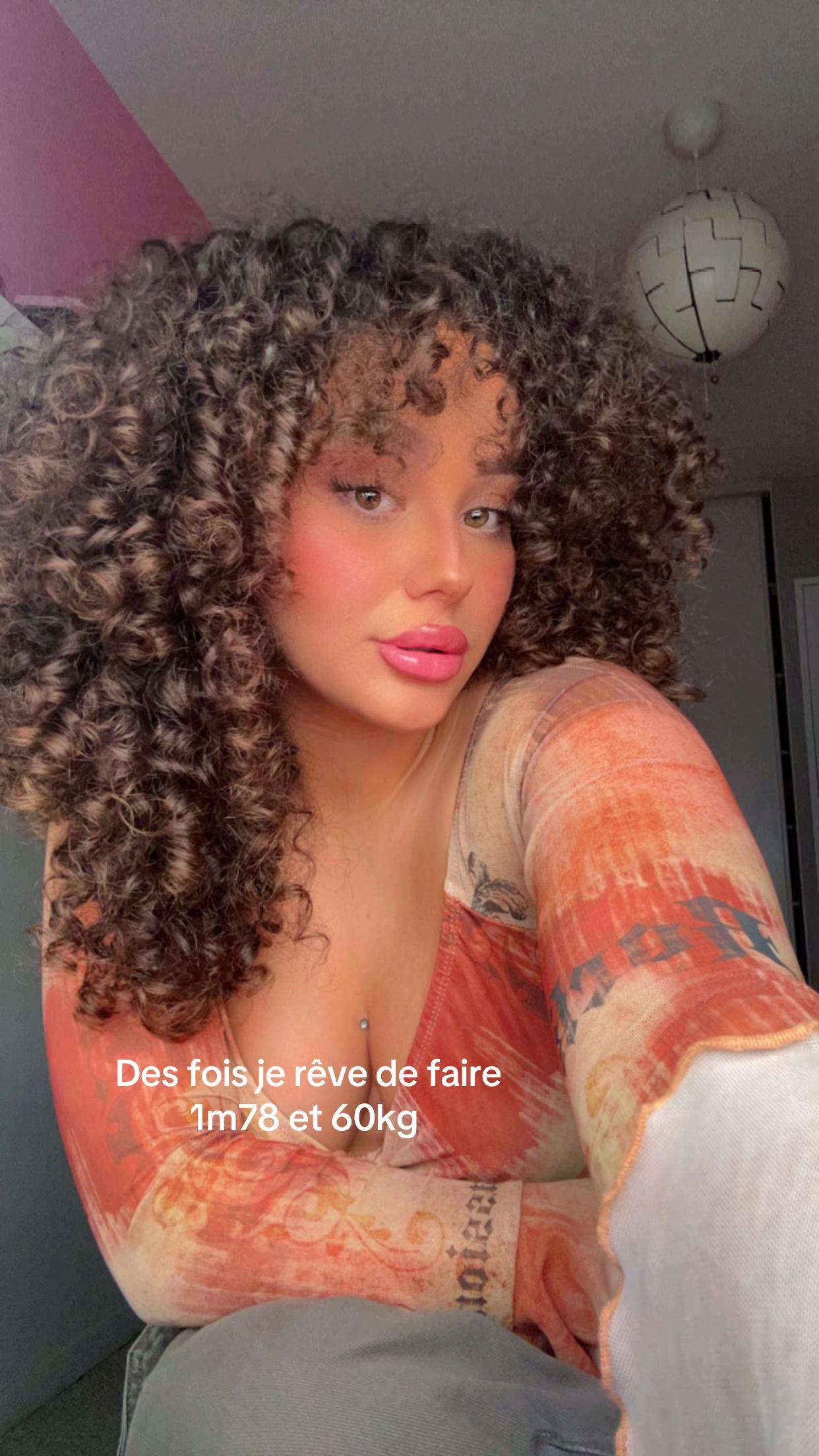 @Curly Babe ✨