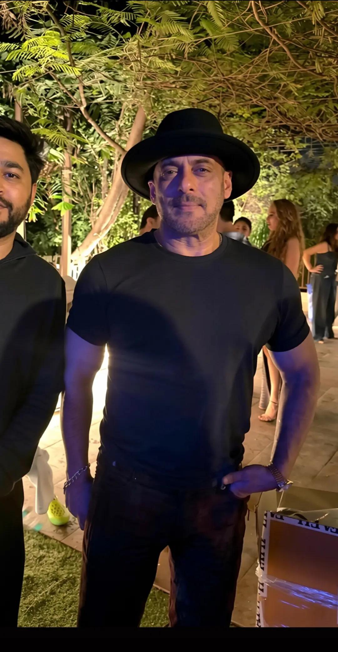 @neelikhan