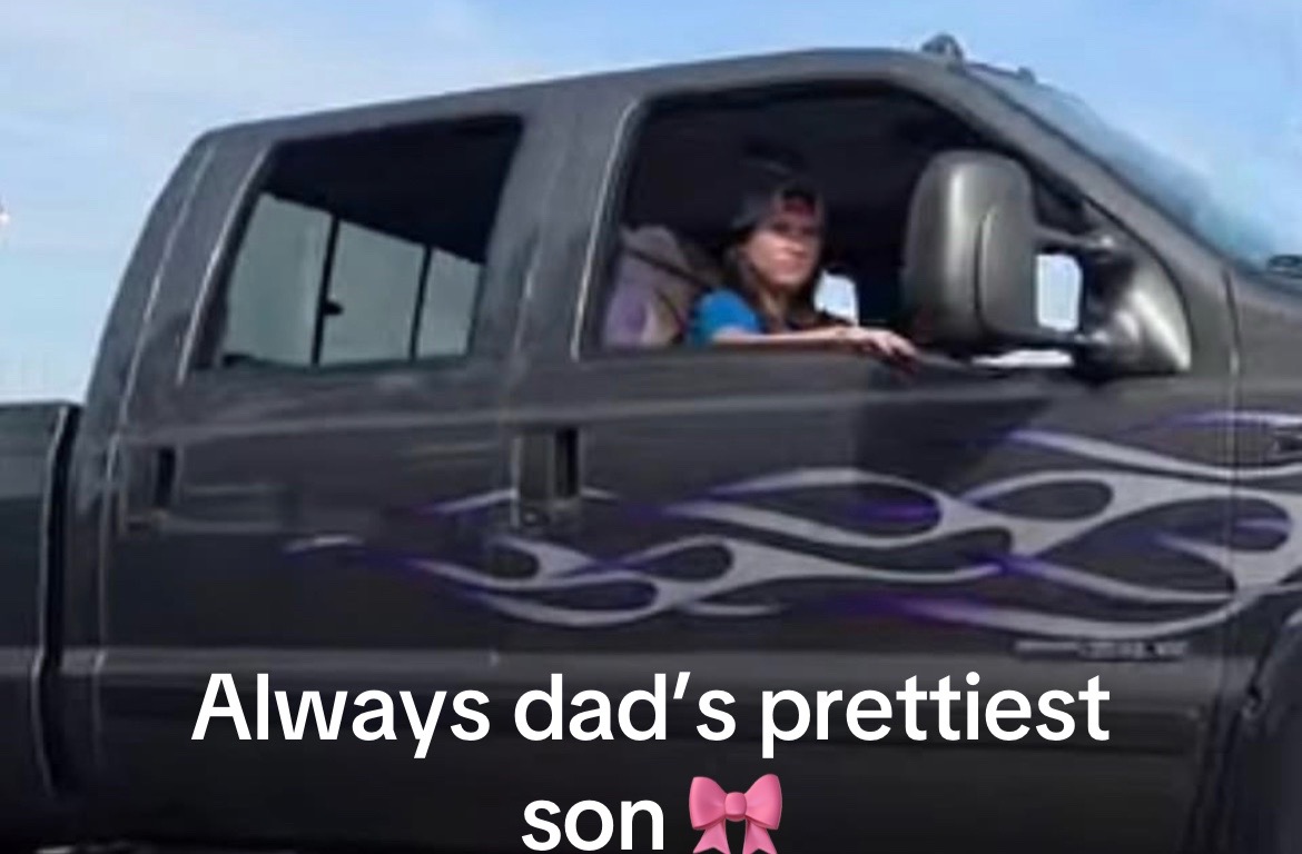 @Tinyshrekky77