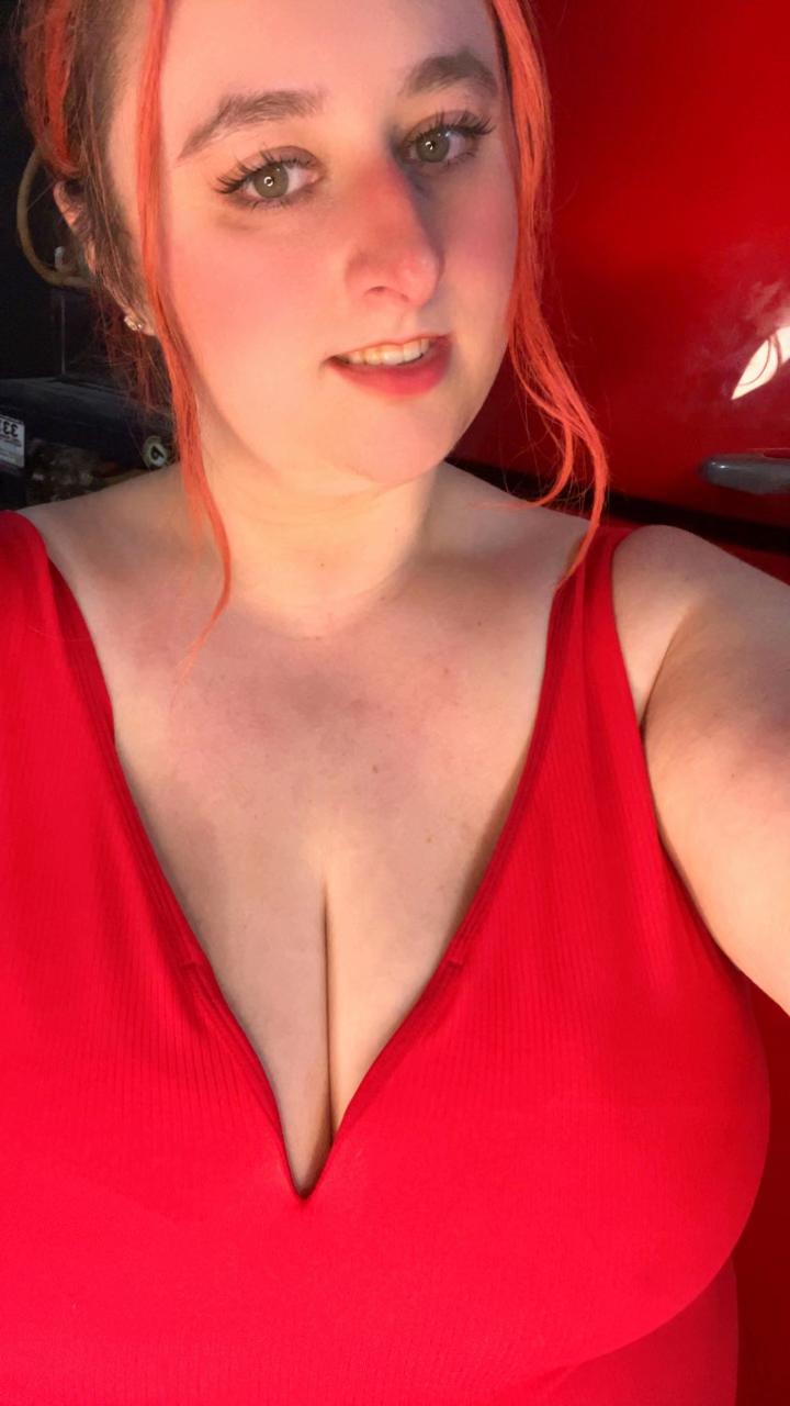@MissBombshellBettie