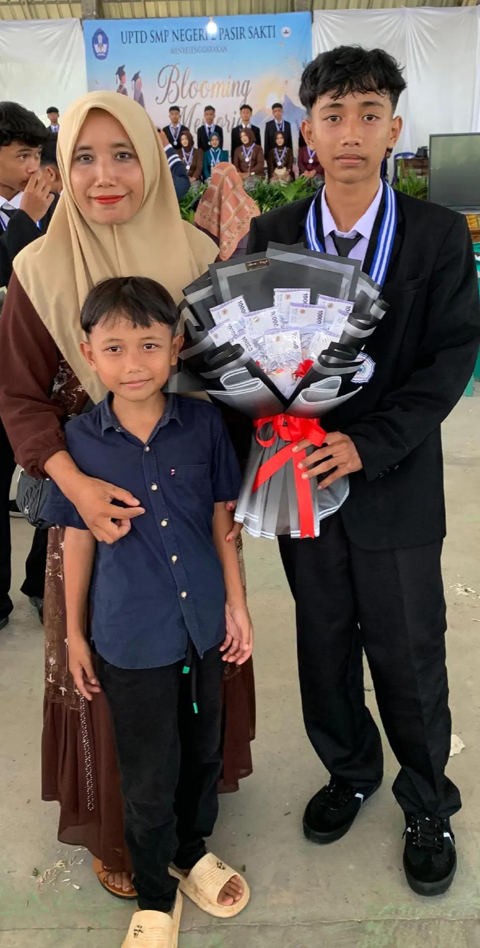@Nur bunda Farel