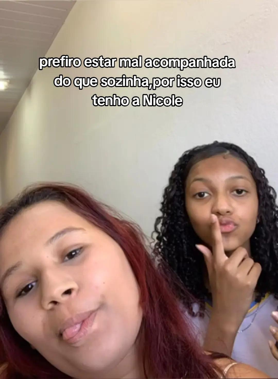@Laura Silva 👾