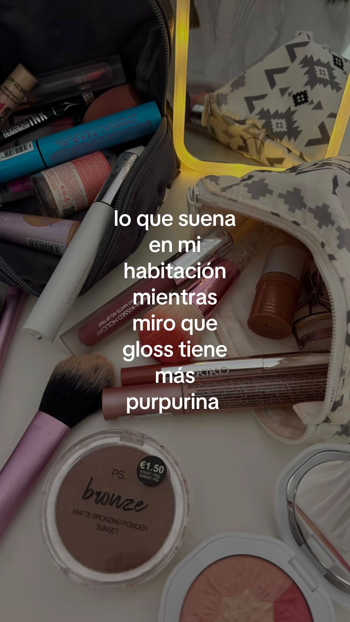 @👩🏾&zwj;❤️&zwj;👩🏻