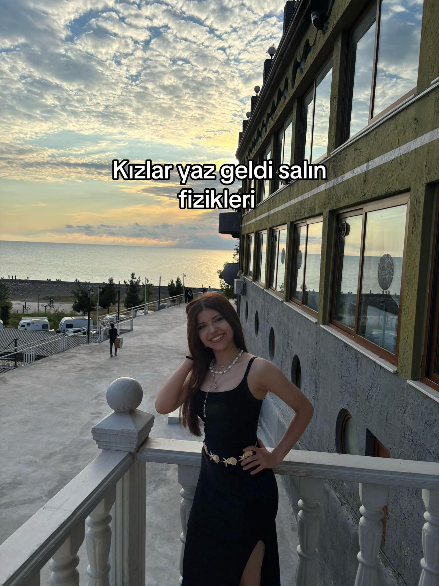 @k&uuml;c&uuml;kkızz