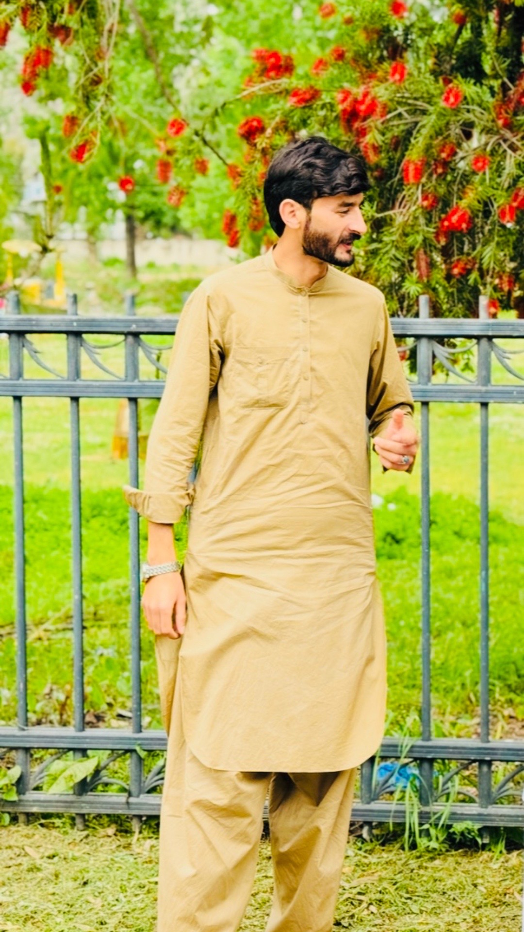 @Usama khawaja &hearts;️✌️