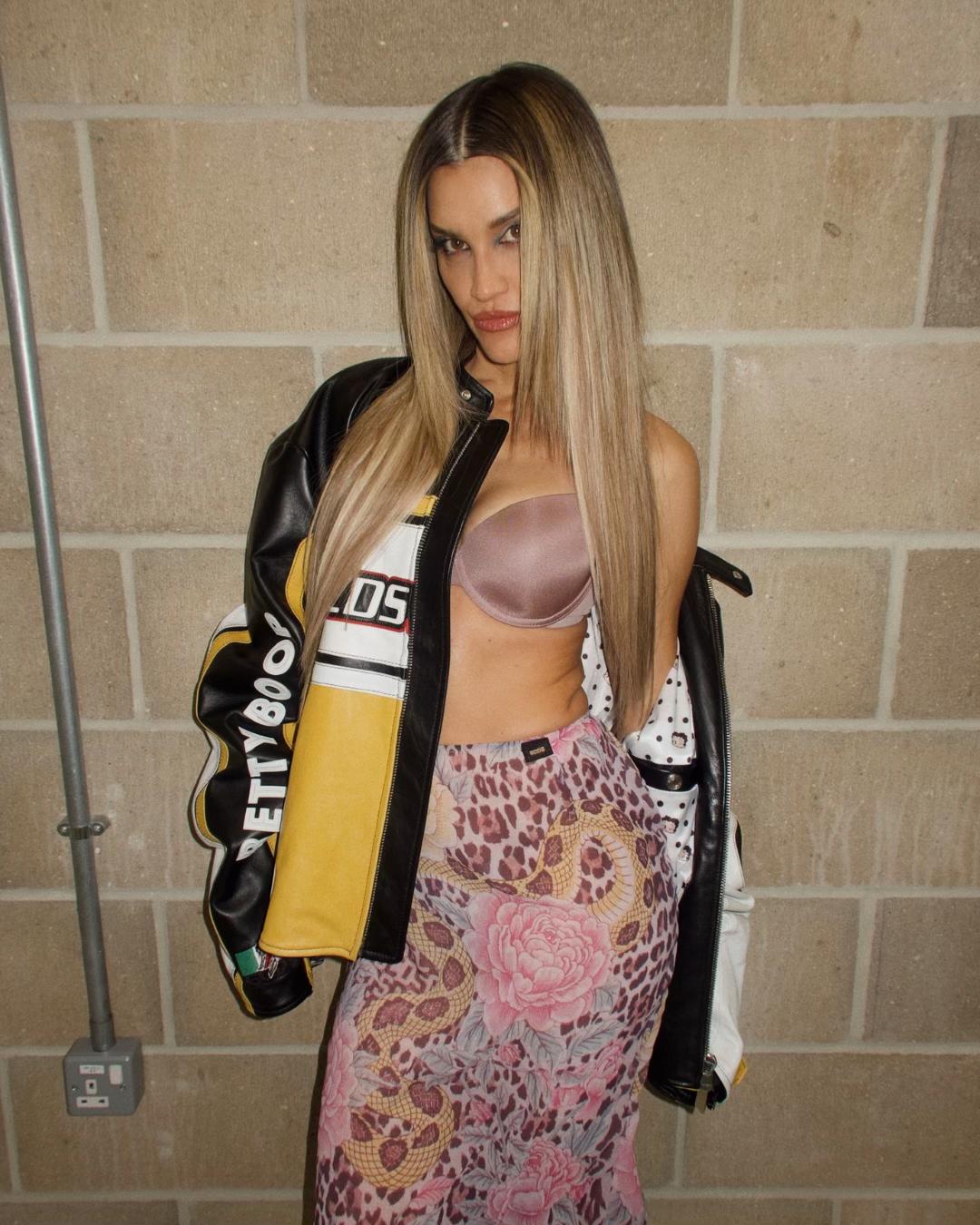 @Ashley Roberts