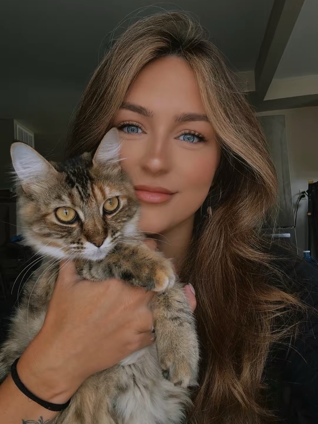 @🖤 E M I L Y 🖤