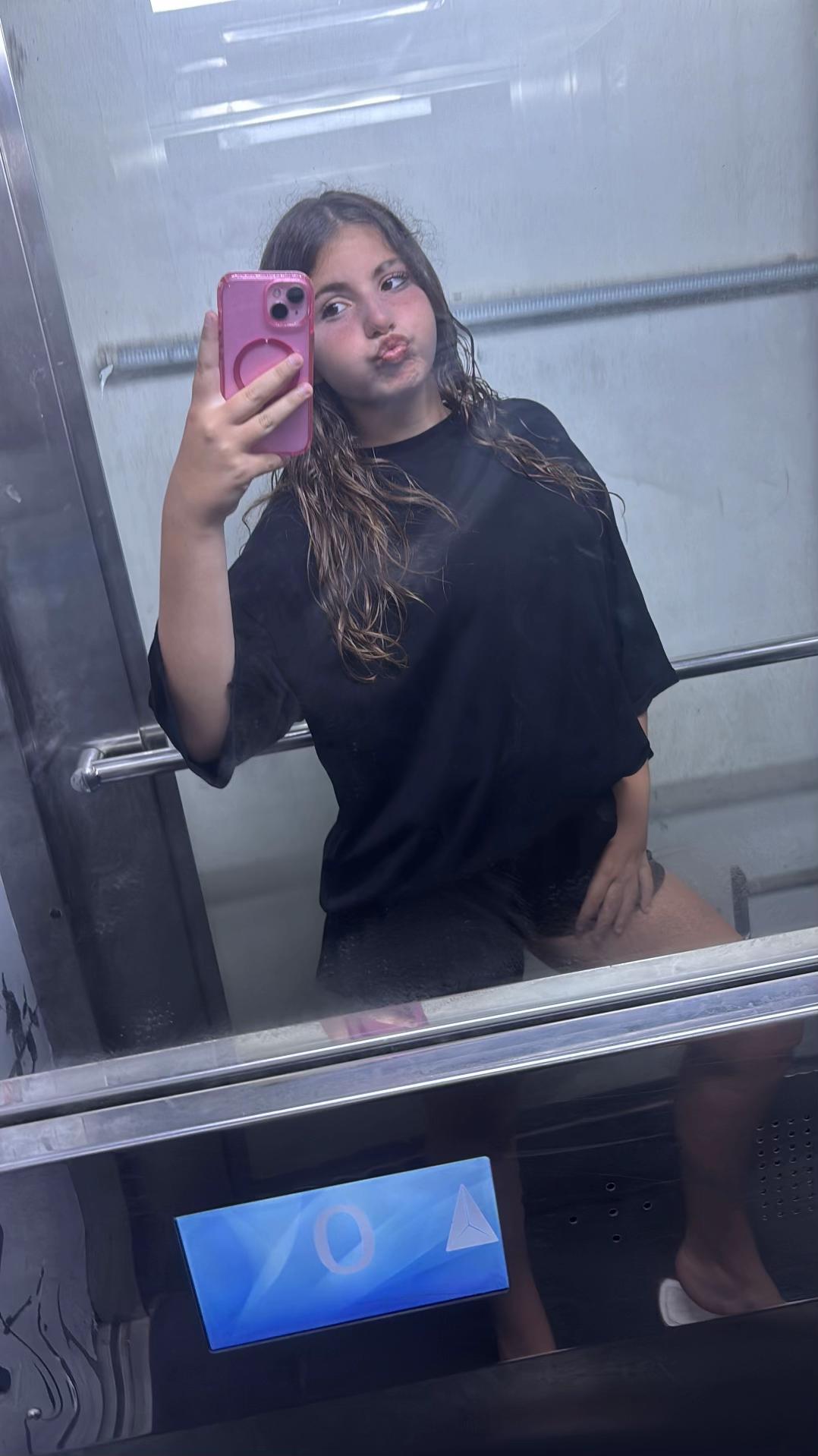 @🌟🫵🏼