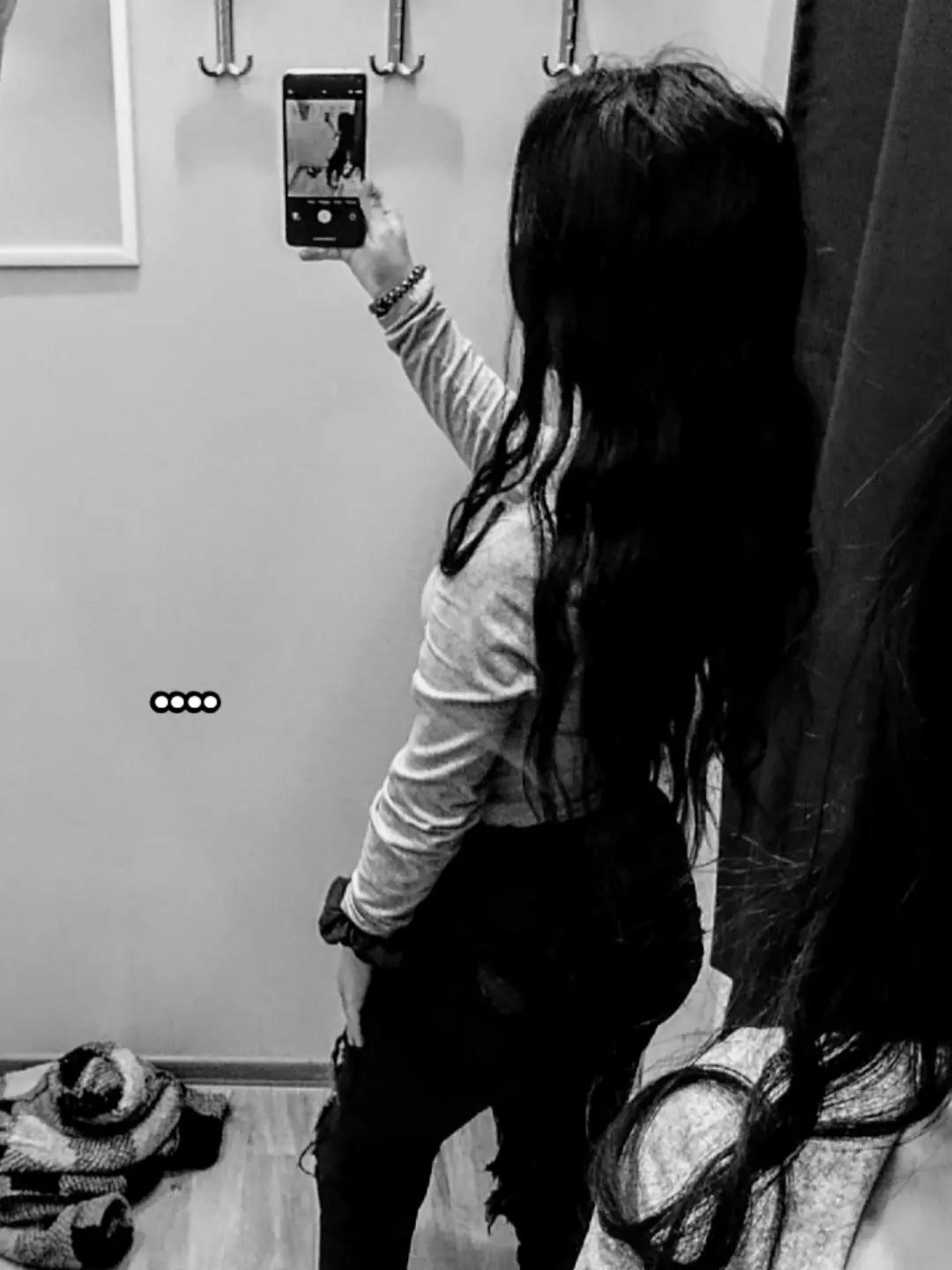 @Dzsenni_