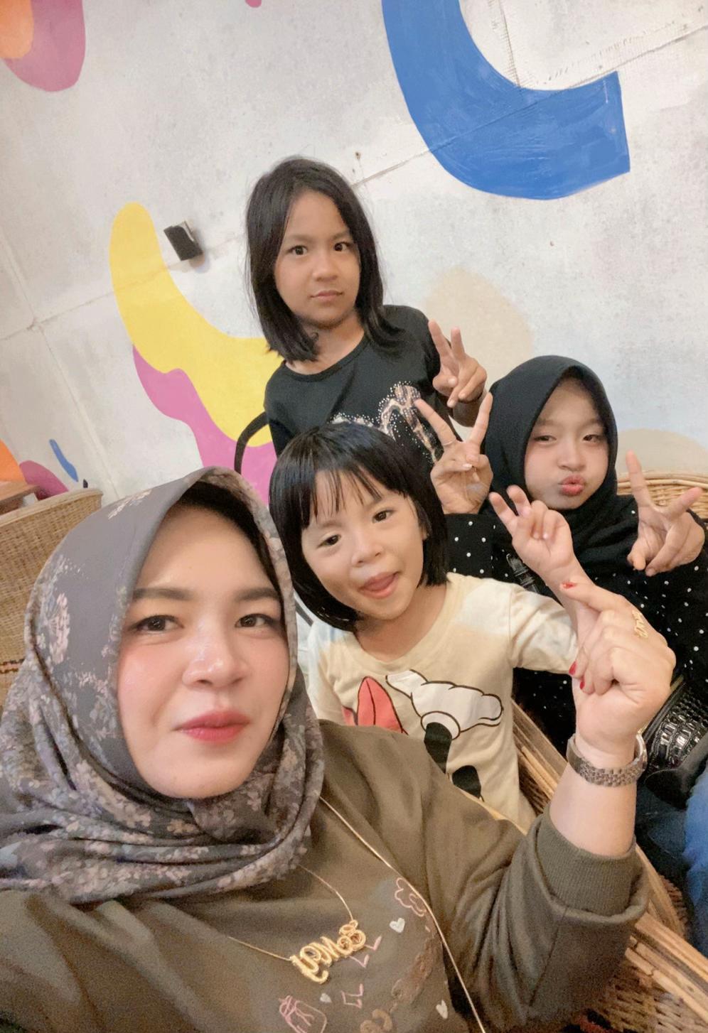 @Emy Mijar