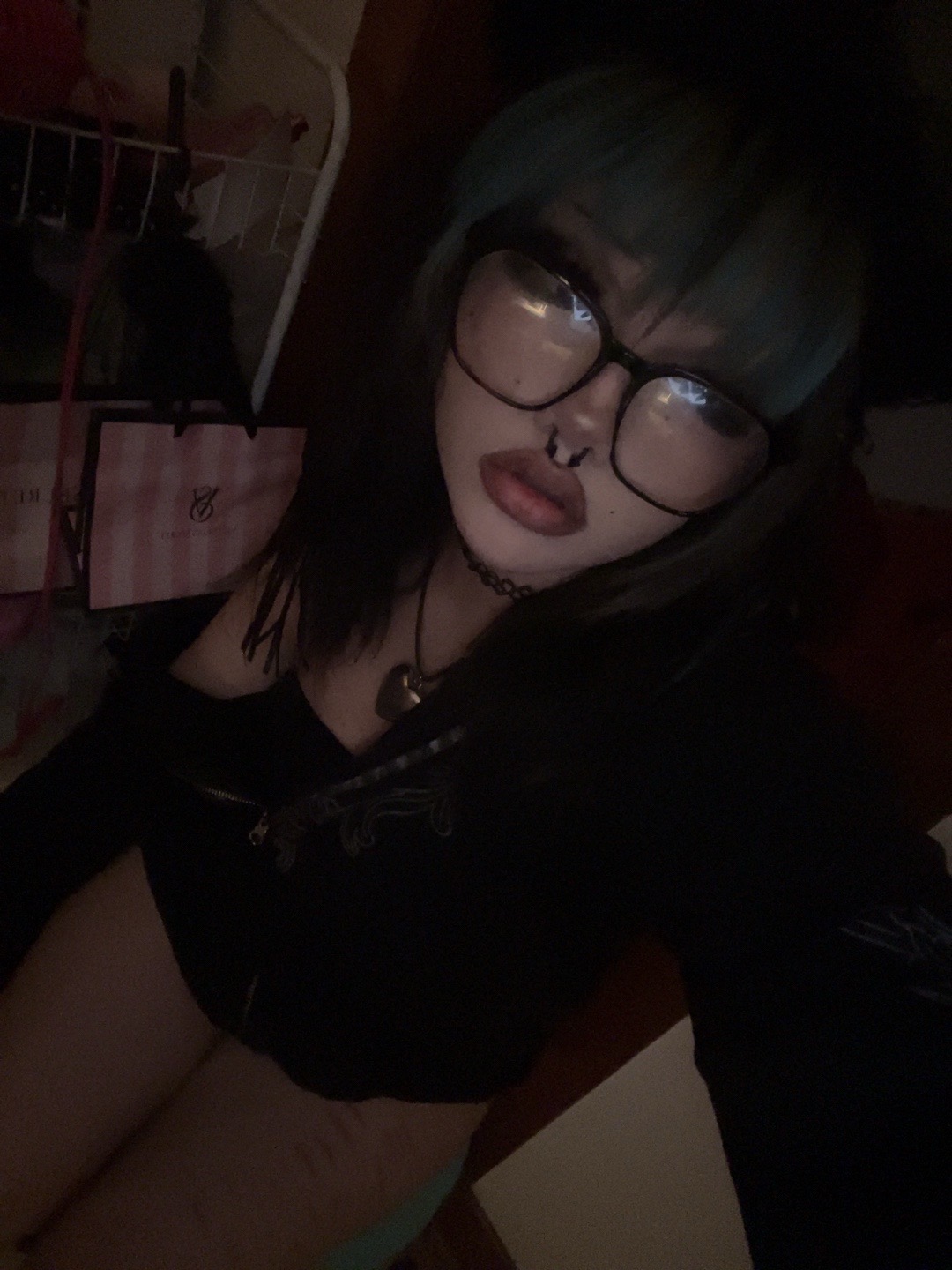 @stinkykittypoopie