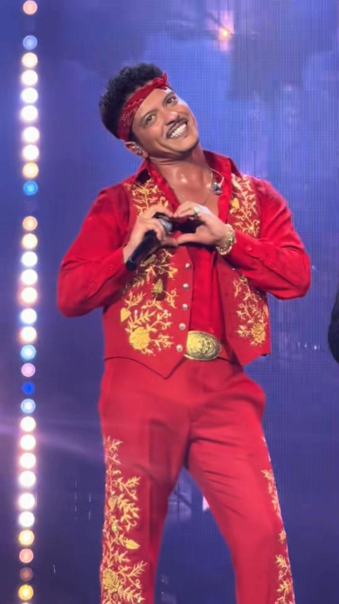 @Mars Hooligan Family