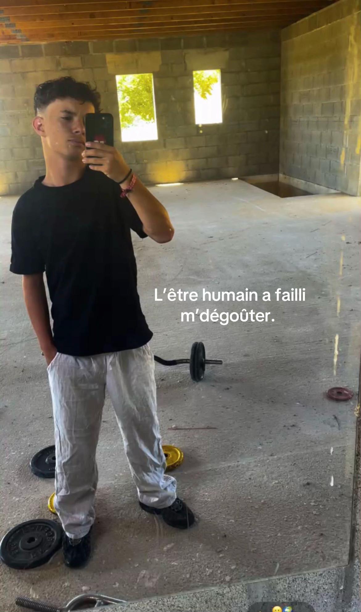 @🎭