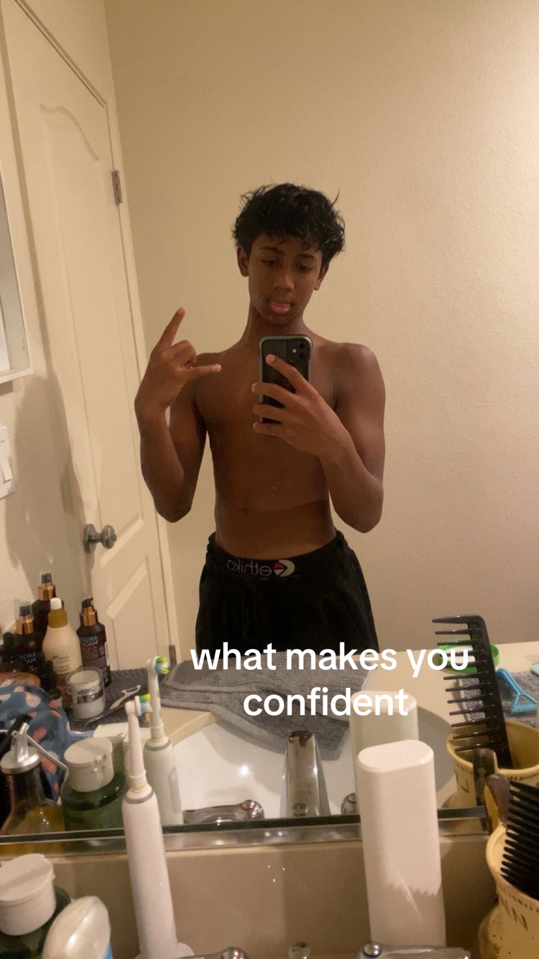 @⃟
