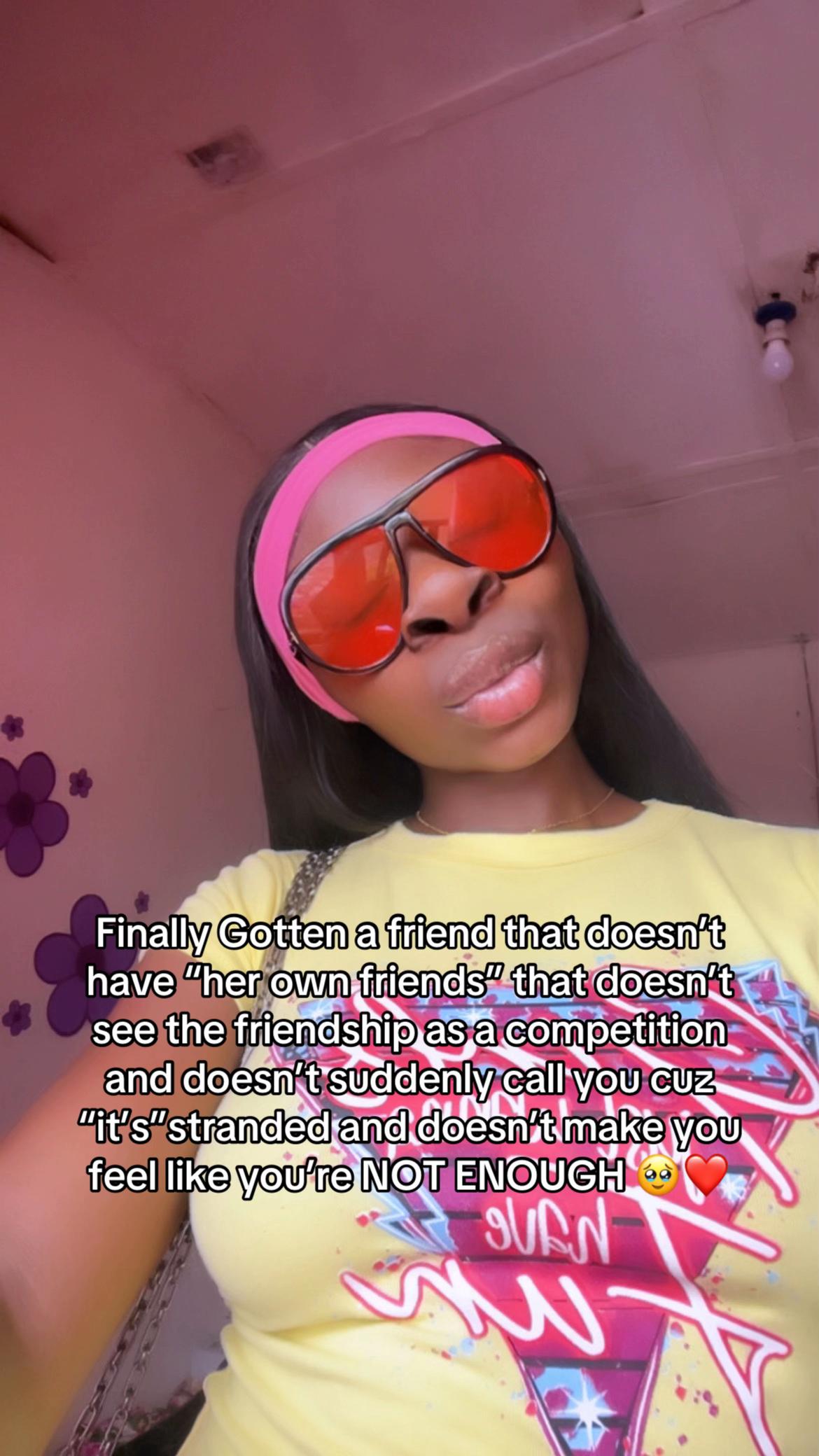 @Deeᥫ᭡💋.