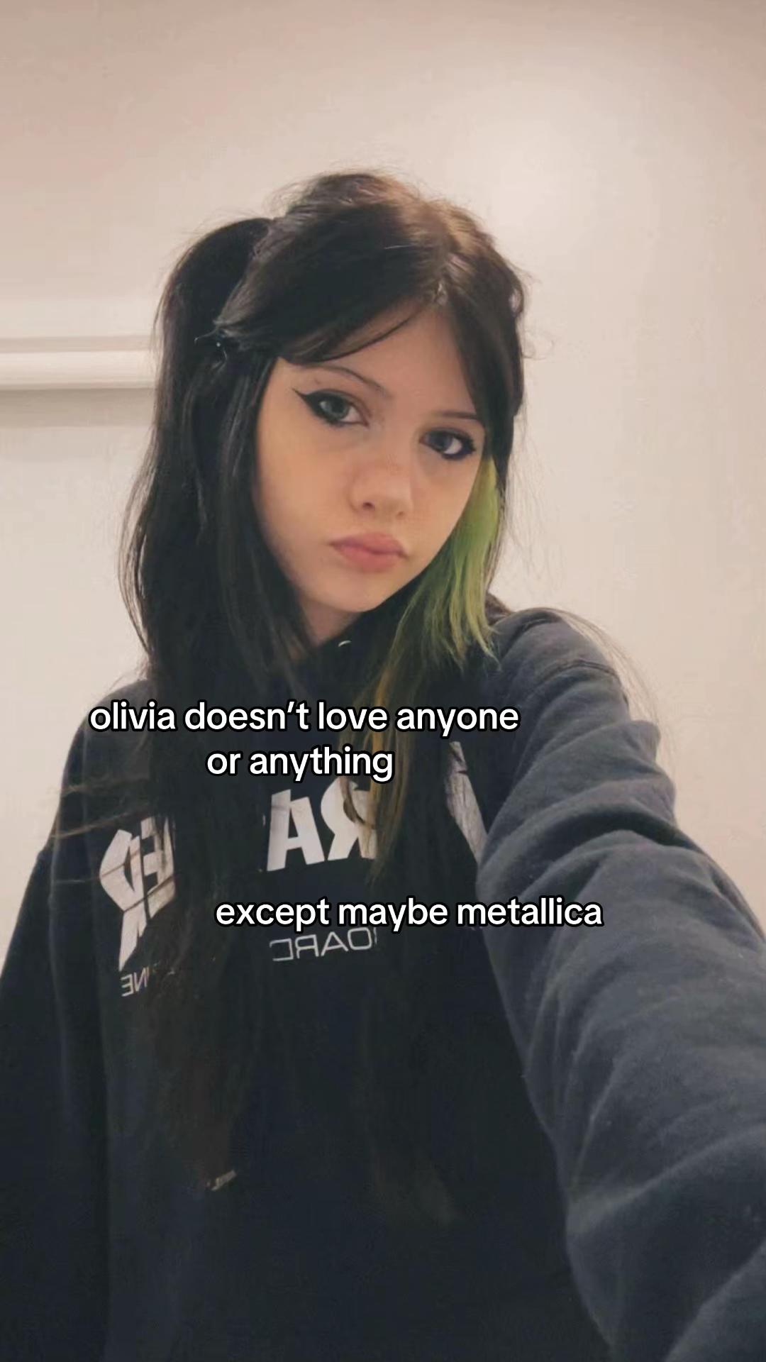 @OLIVIA🦇