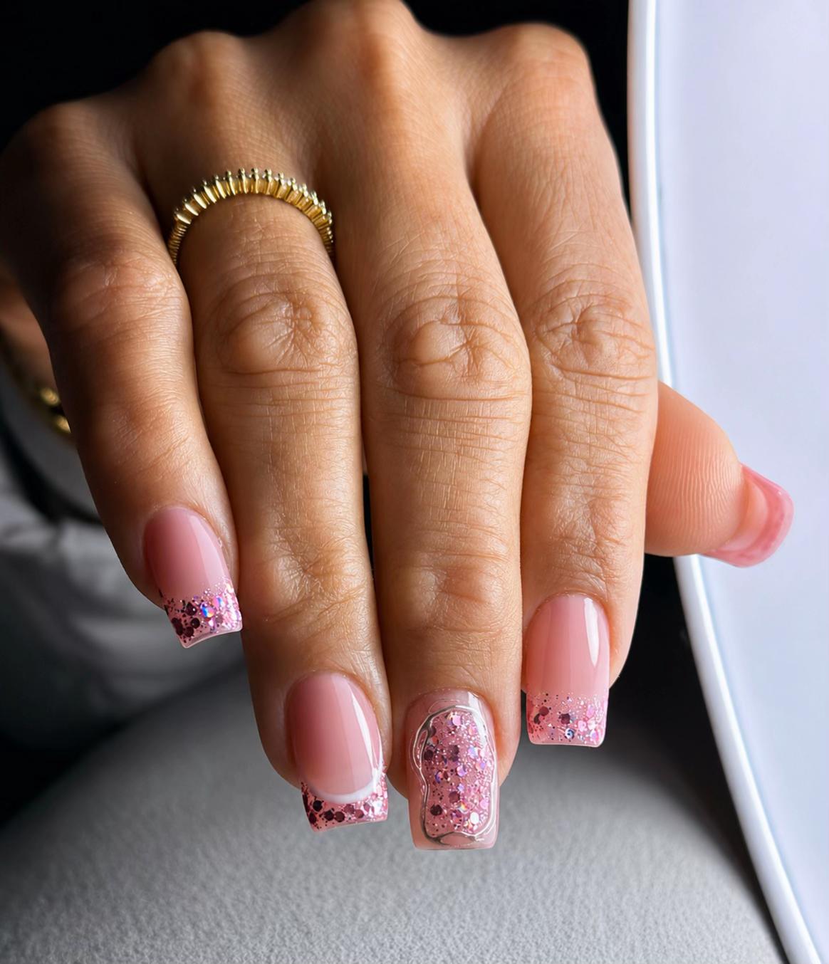 @karolnailsstudio_