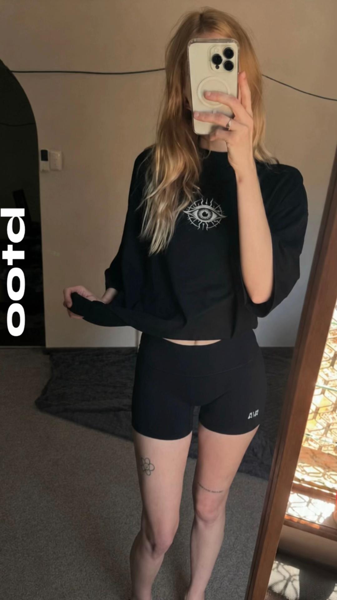 @phoebeee