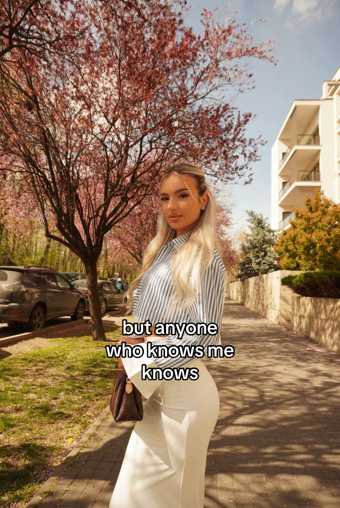 @Naomi💛