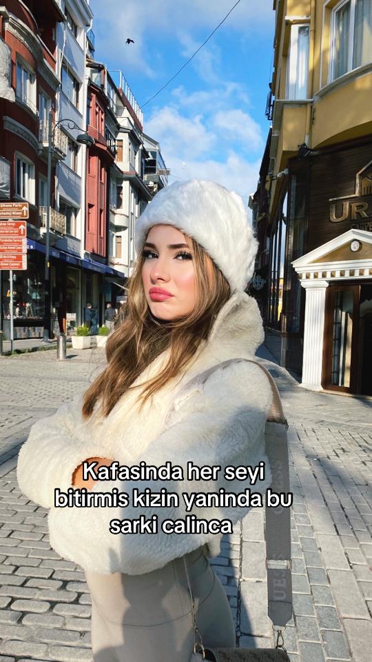 @Vvionissa