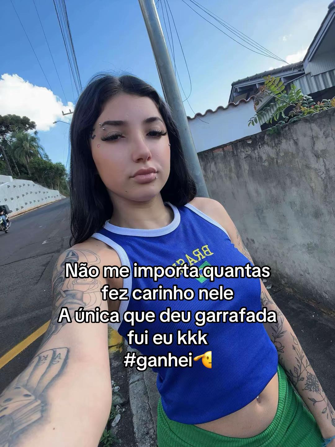 @Lara_gbl__