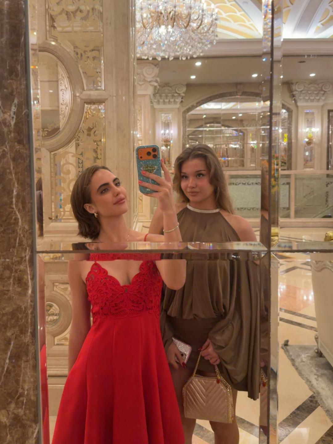 @Sofia