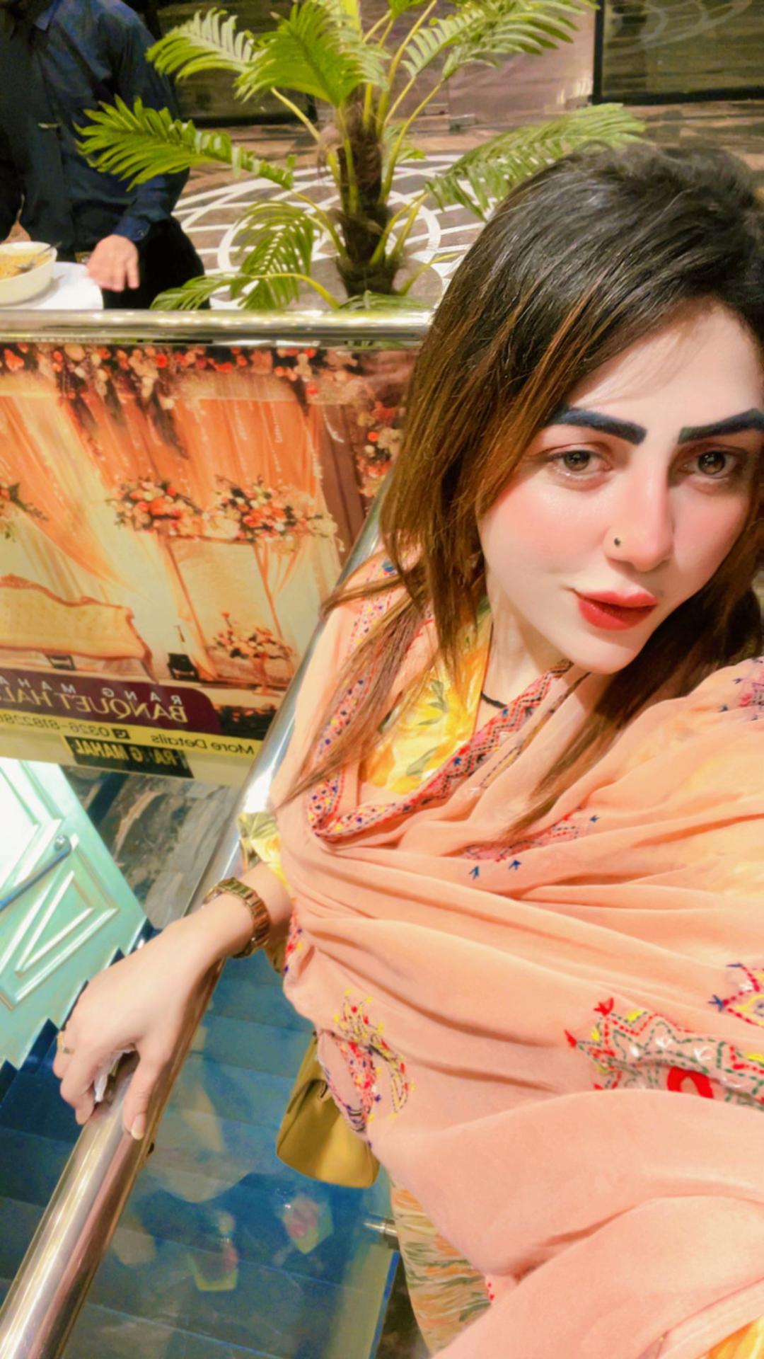 @Nusrat_Pathan