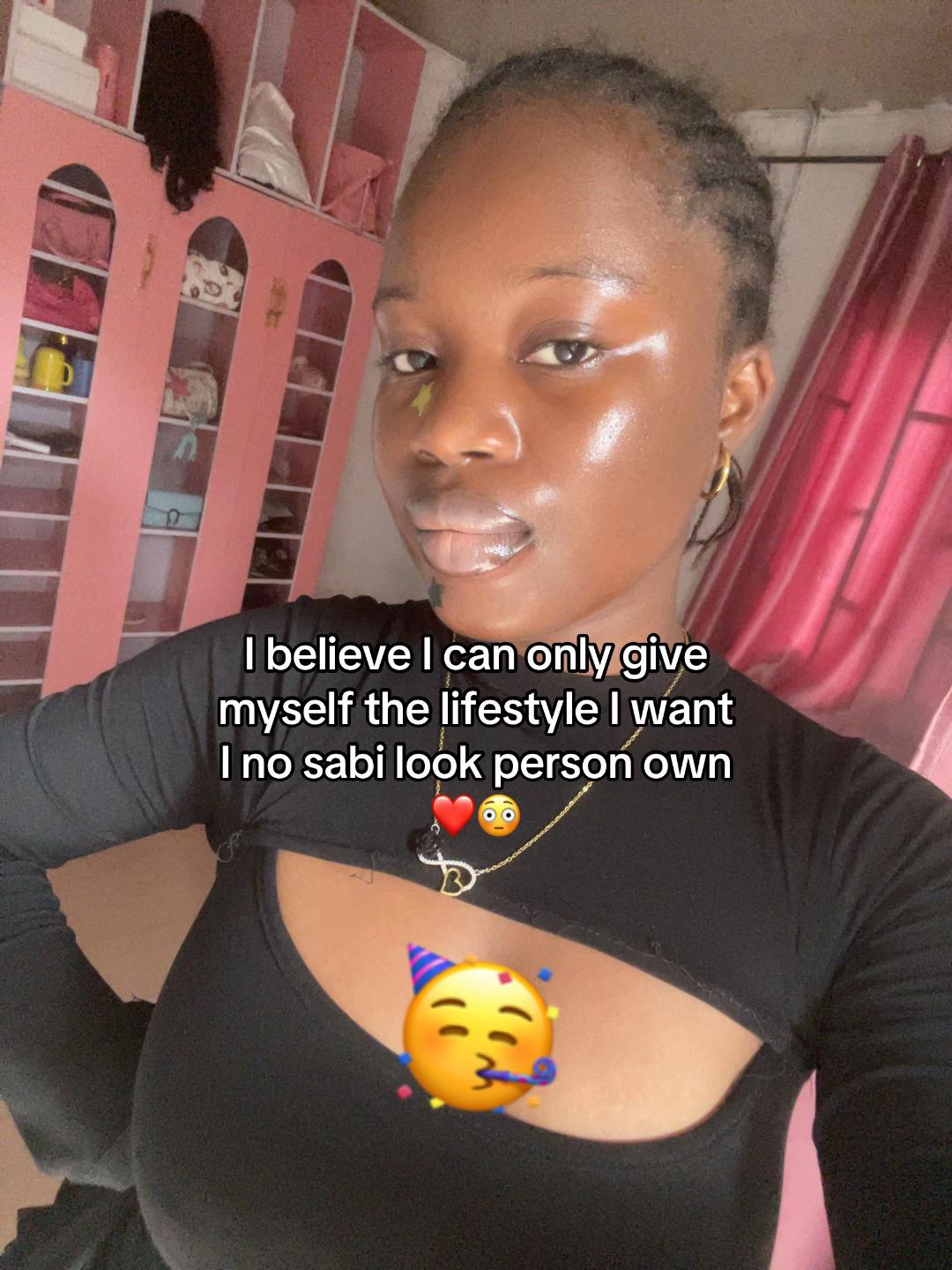 @Nurse. Lizzy’skitchen 🧃💕