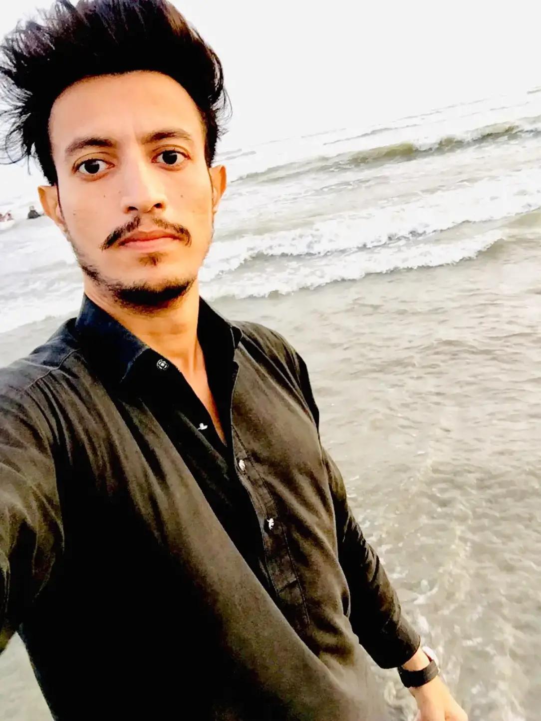 @Handsome_Larka786