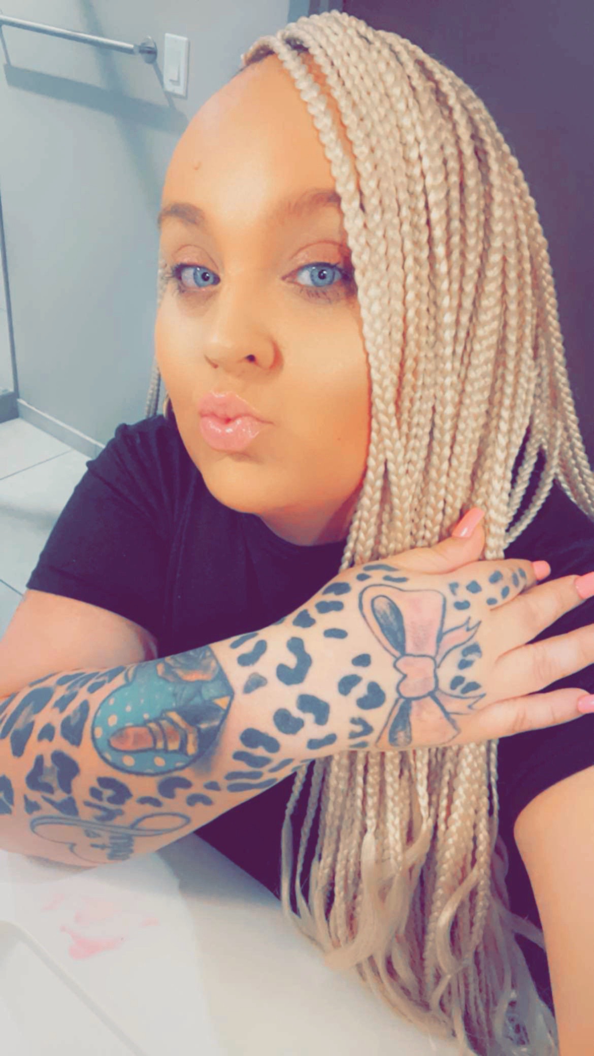@memenicole901