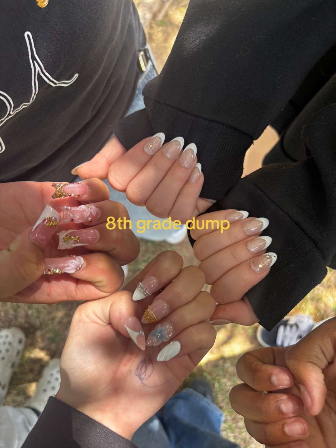 @Sophꨄ