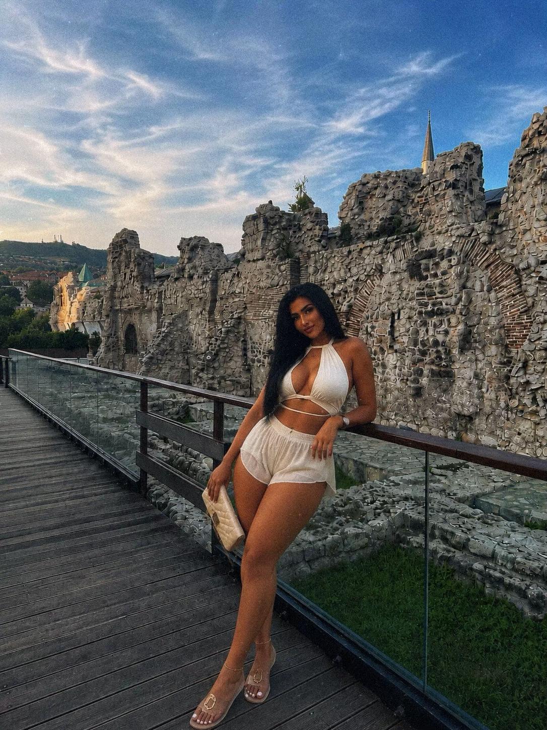 @Ajlla