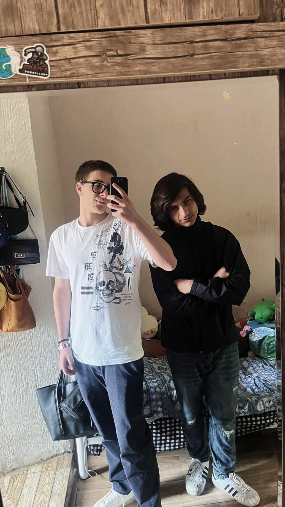 @🕸️🕸️