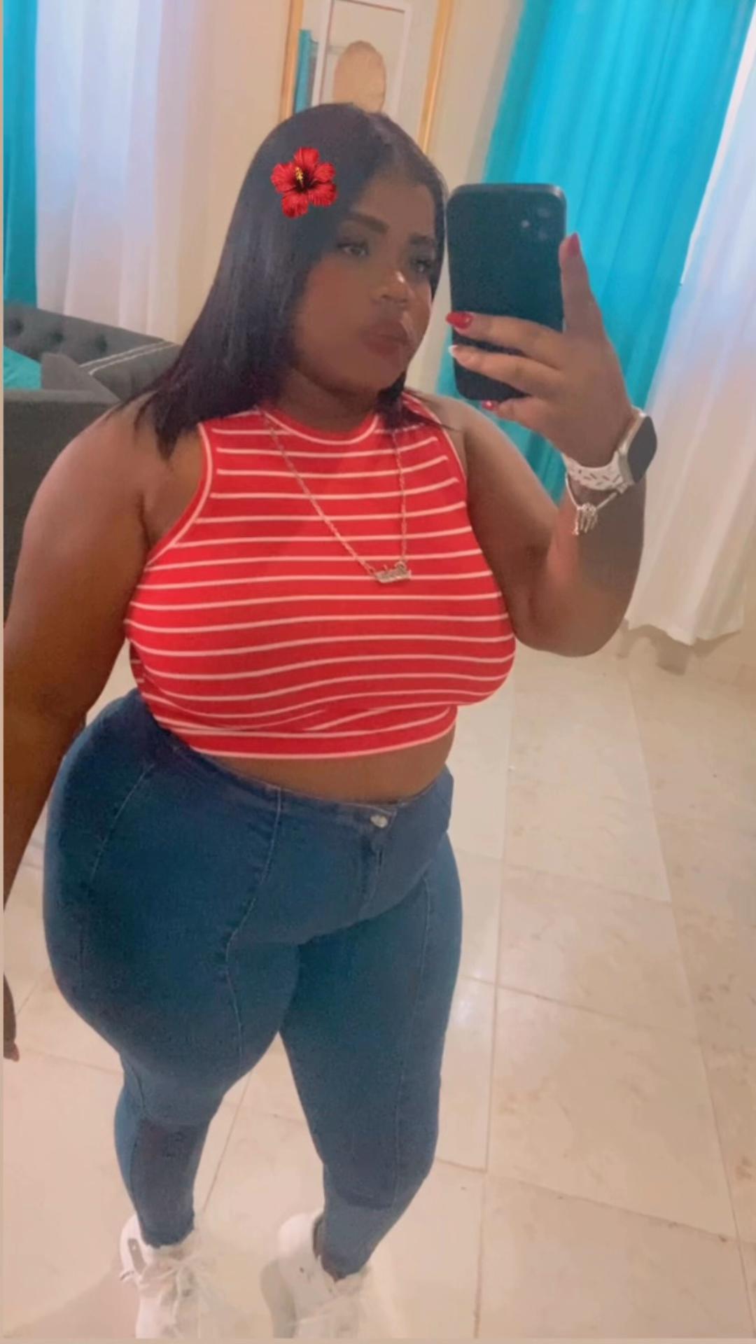 @laculona079
