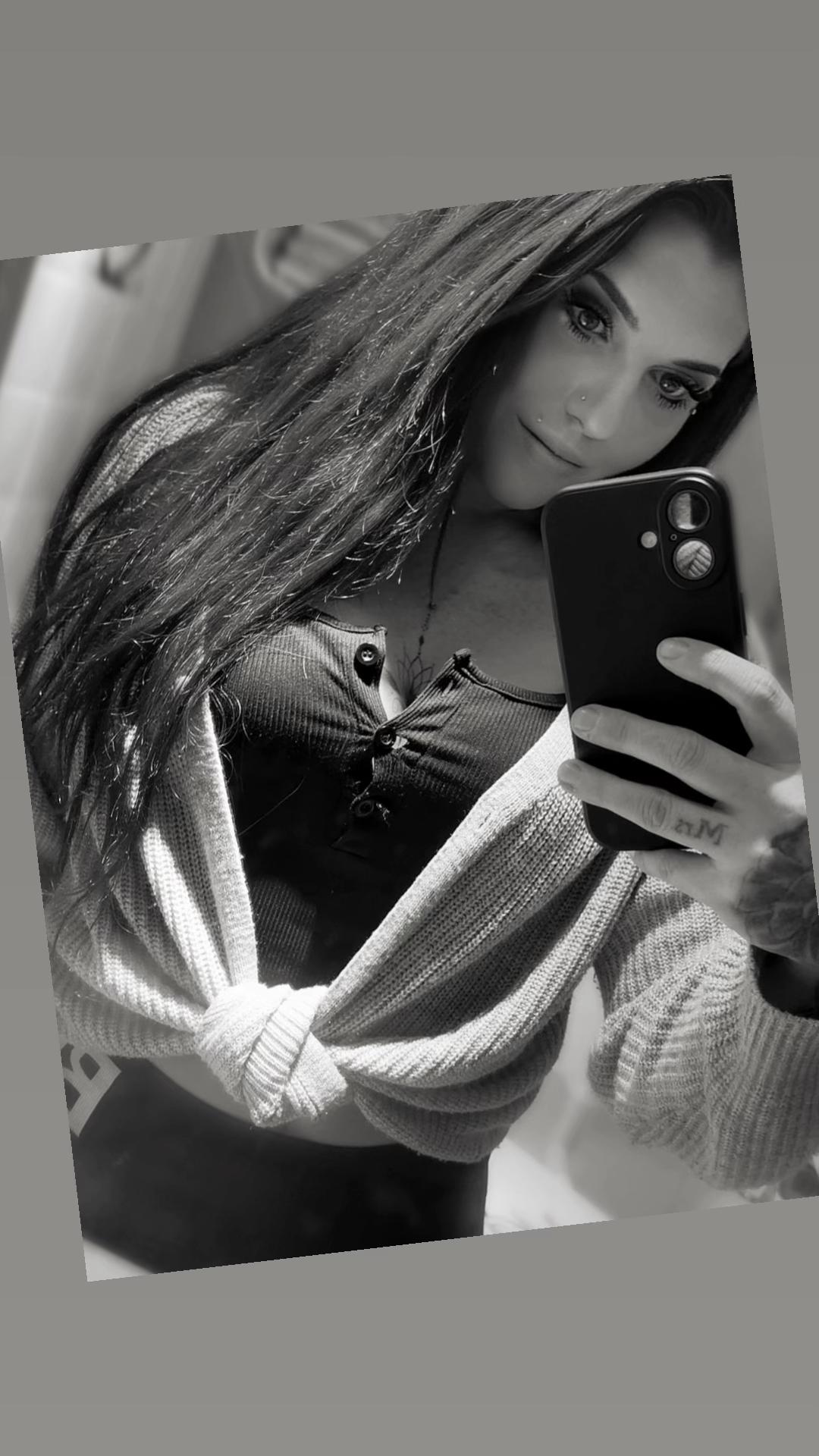 @Jasmiin.