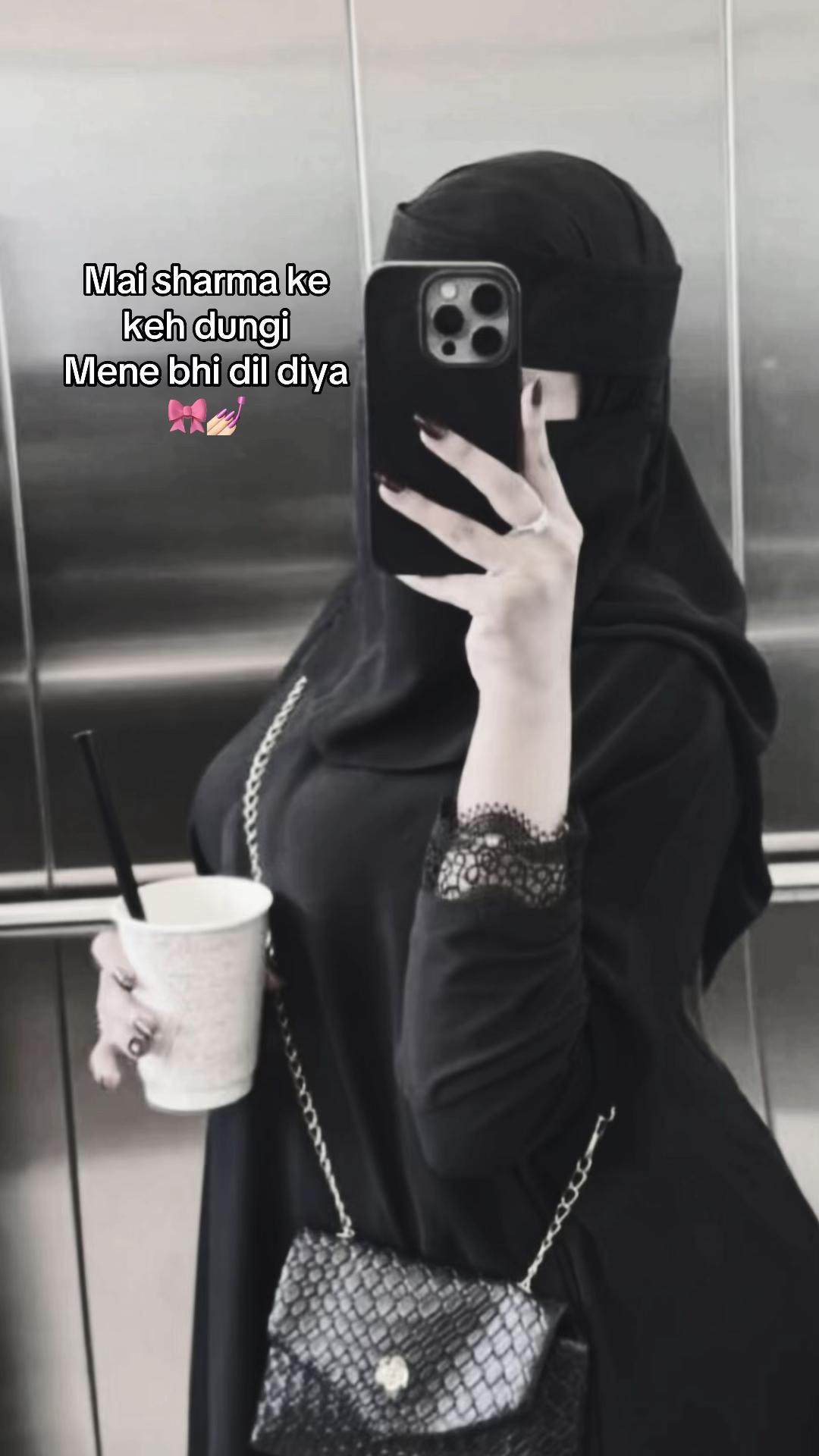 @qu33n_7r
