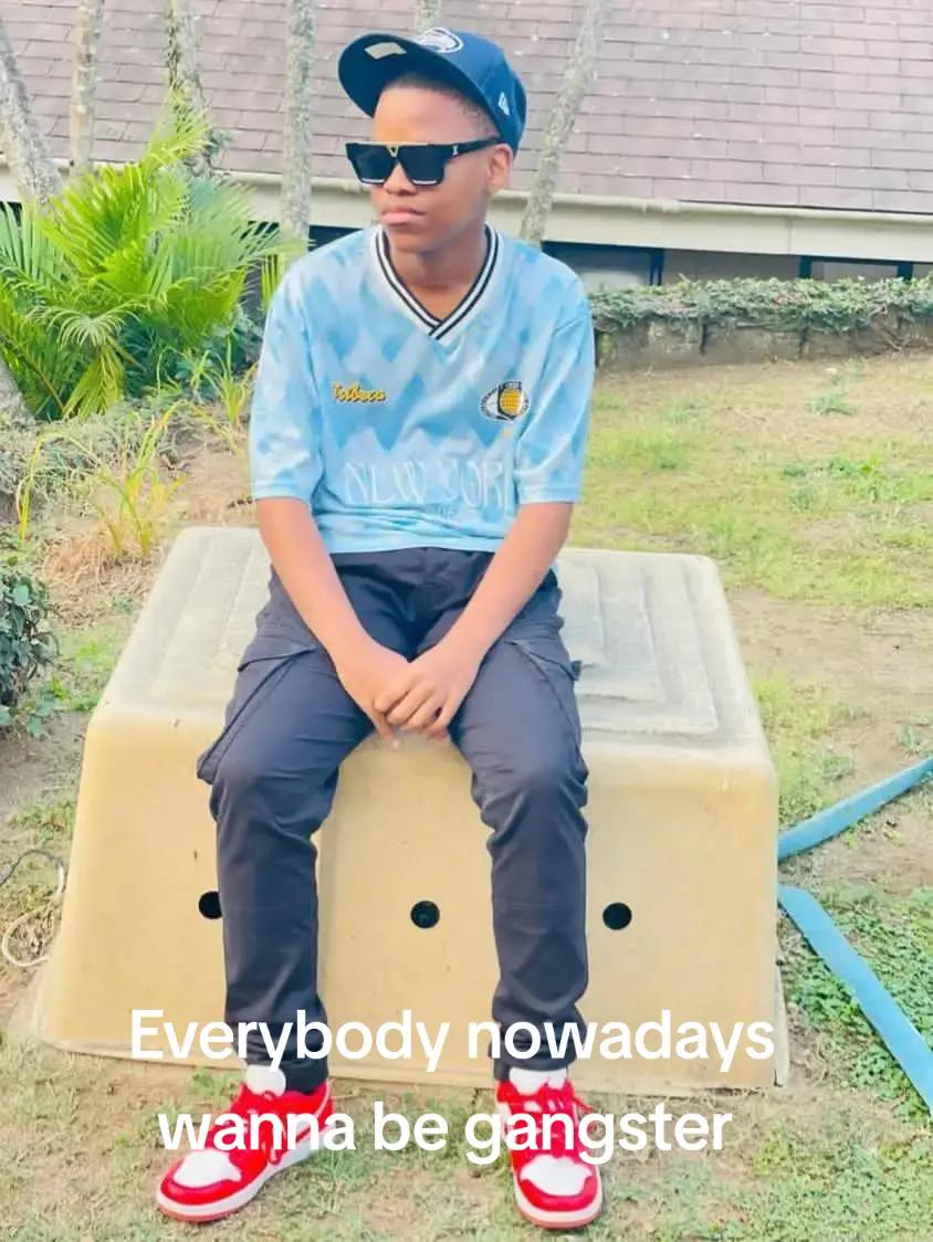 @Ayakhanya._