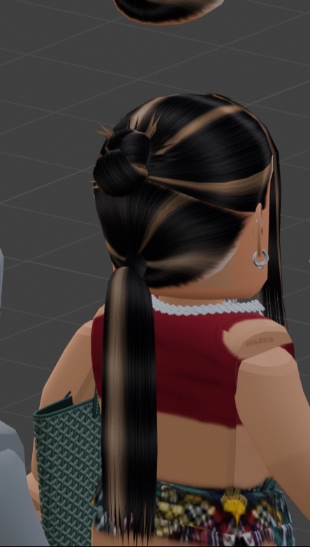 @MyaaDior ᥫ᭡.