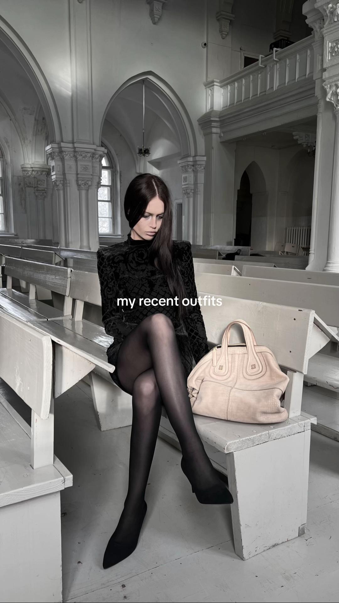 @𓁼