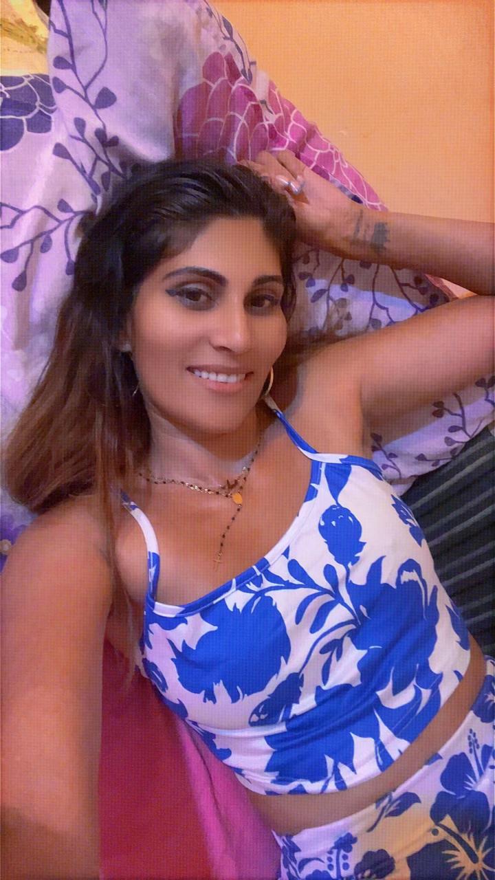 @💞💞Laura brunețica👑 👑