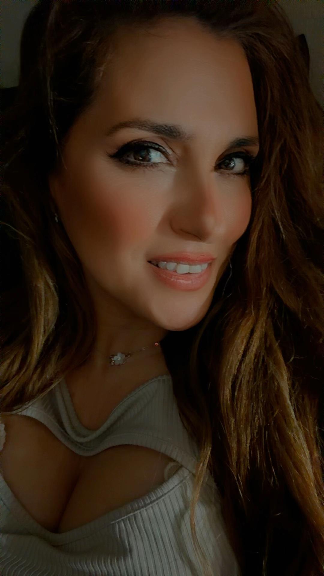 @Alejandra Victoria L T