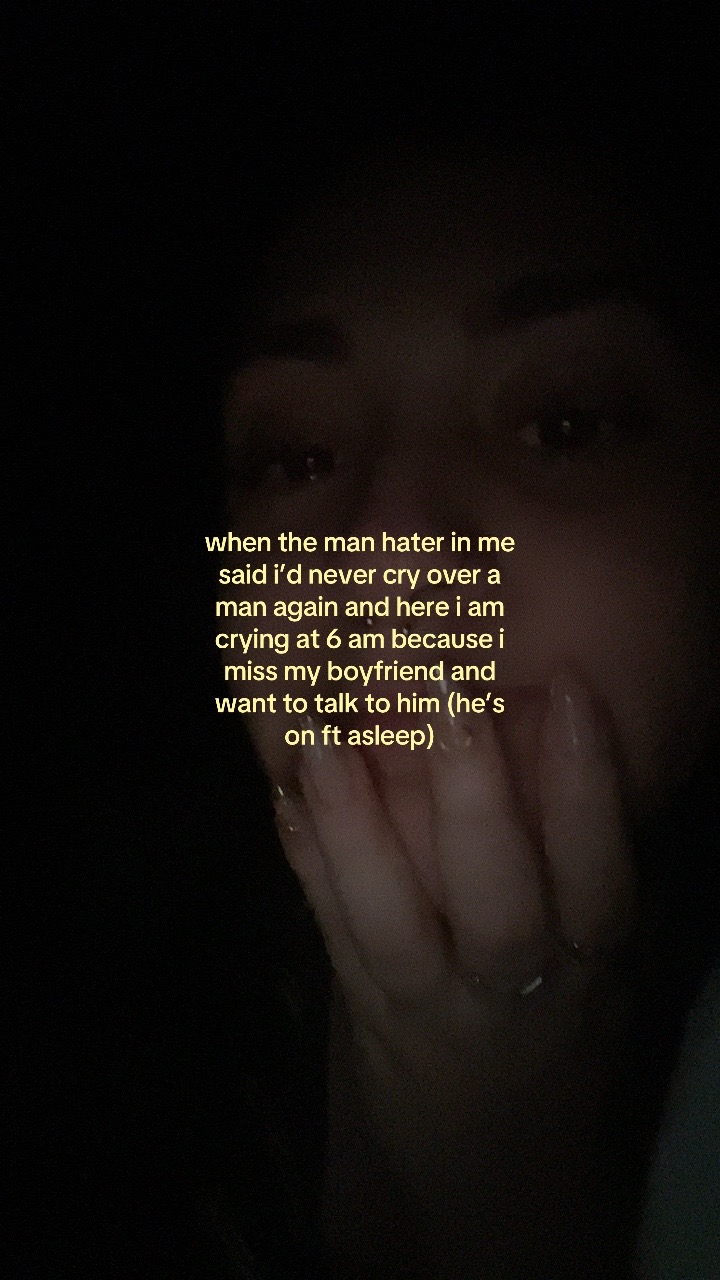 @e l l a 😽🦿