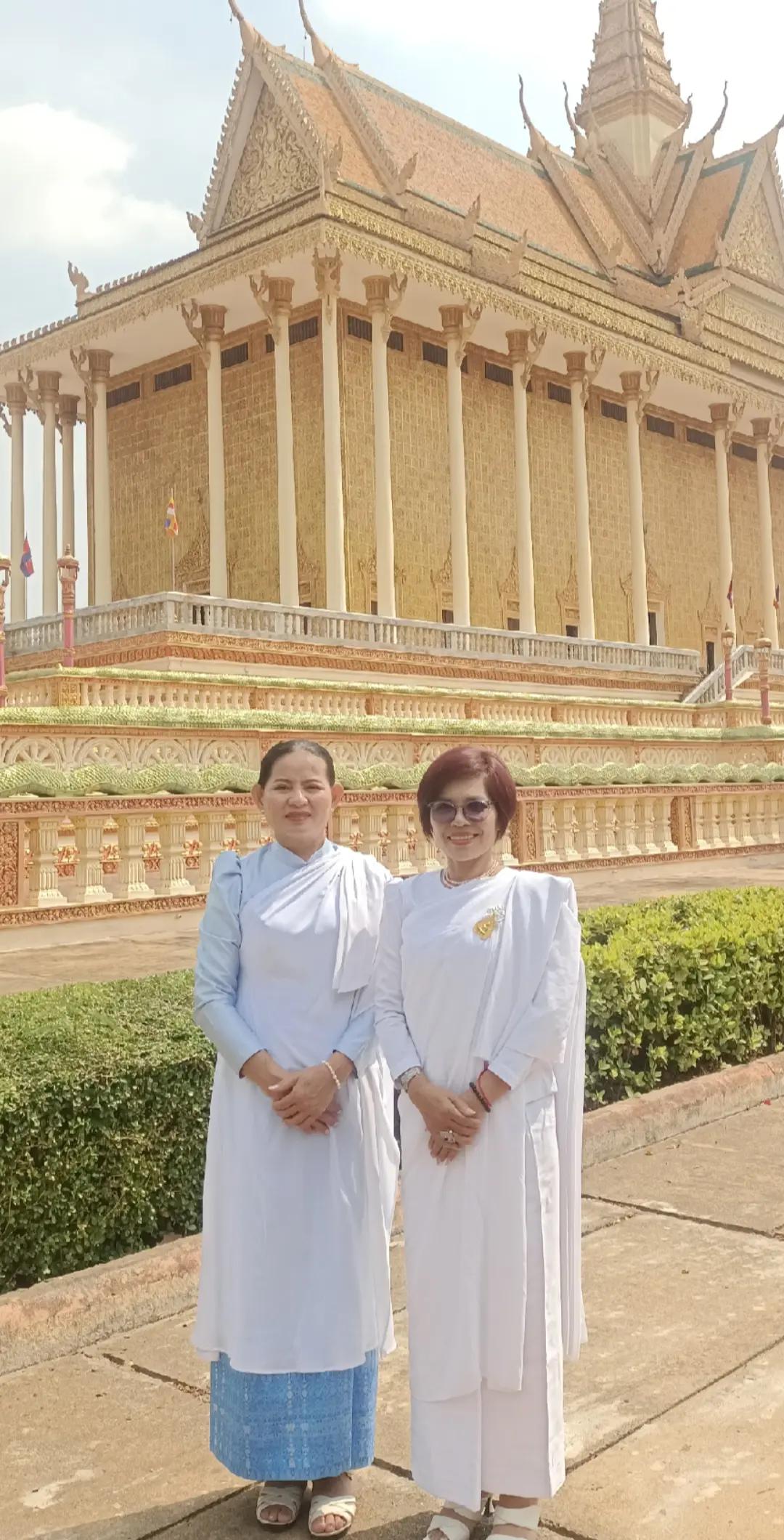 @រ័ត្ន មុនី