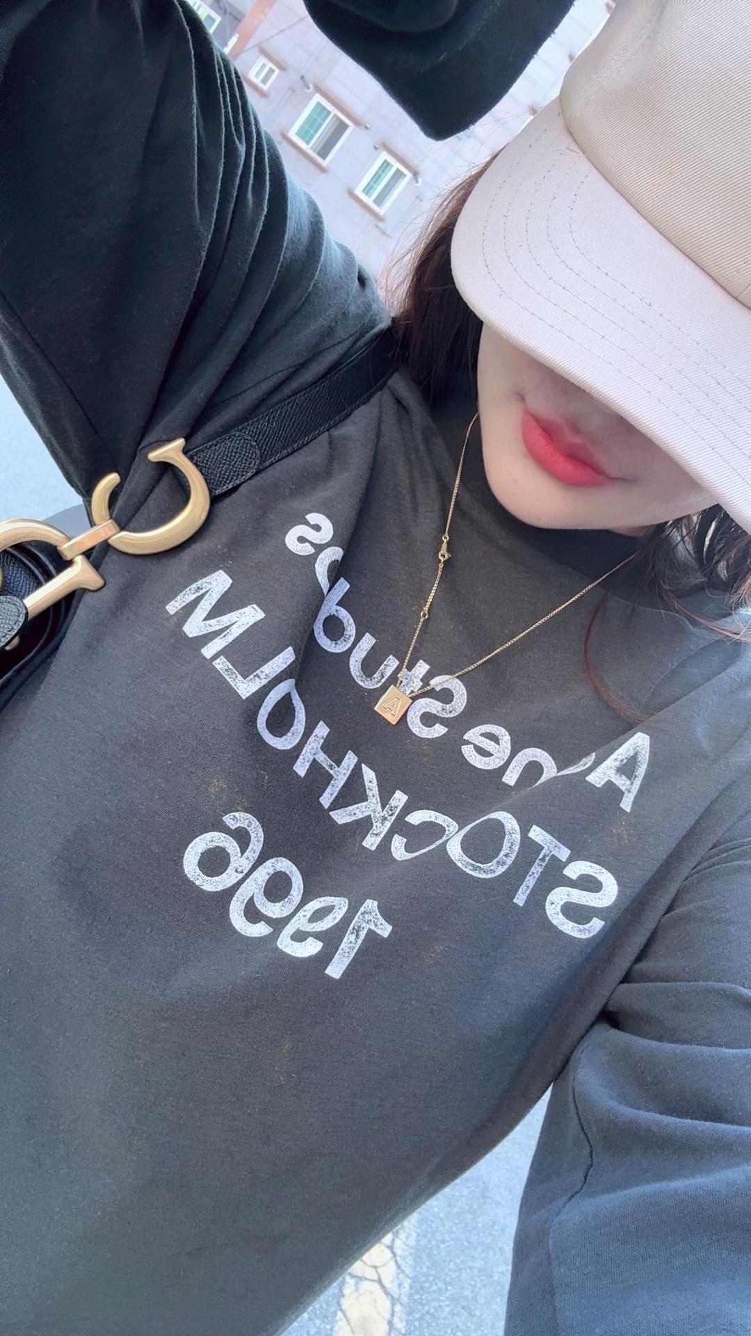@moonlitlonging0