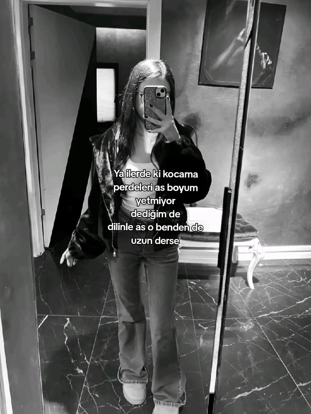 @🦦