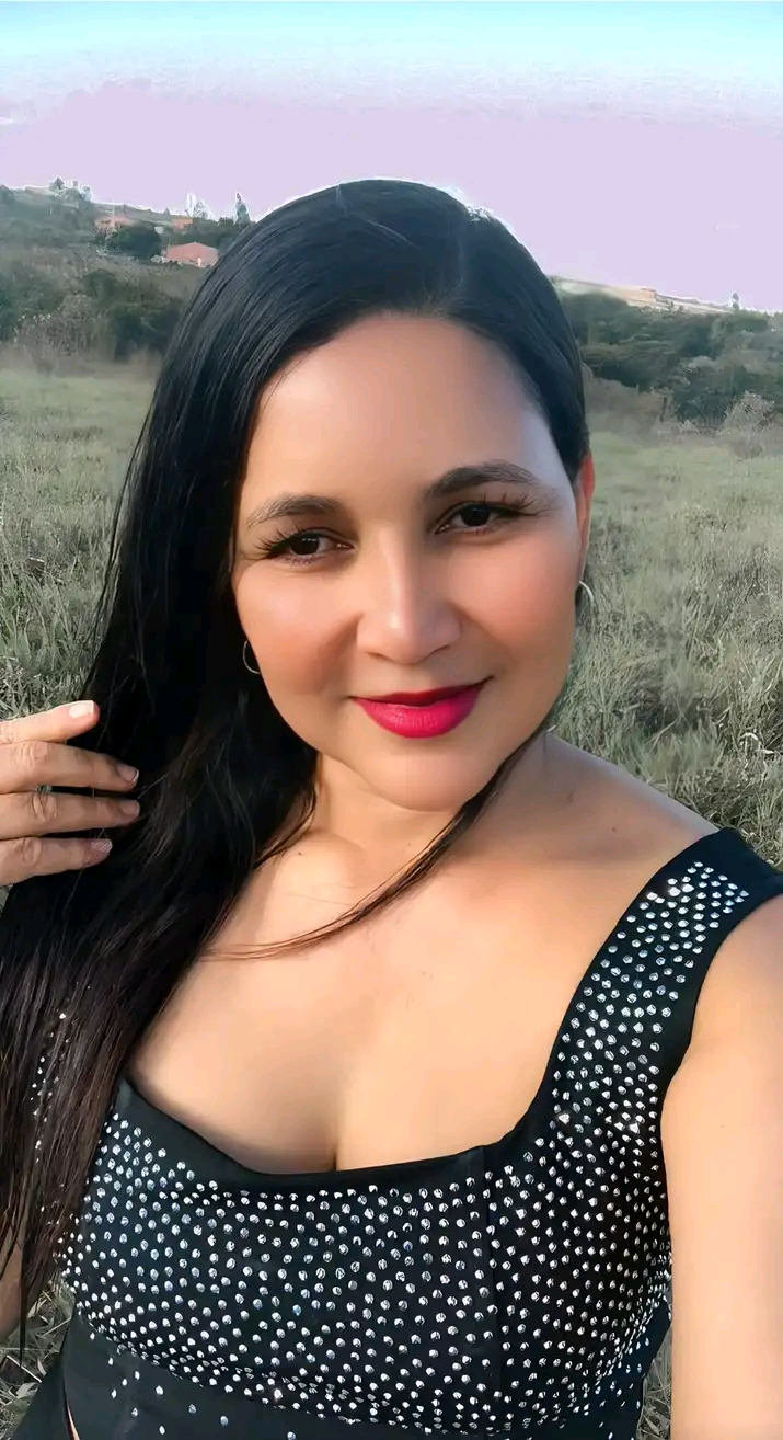 @paola Santos