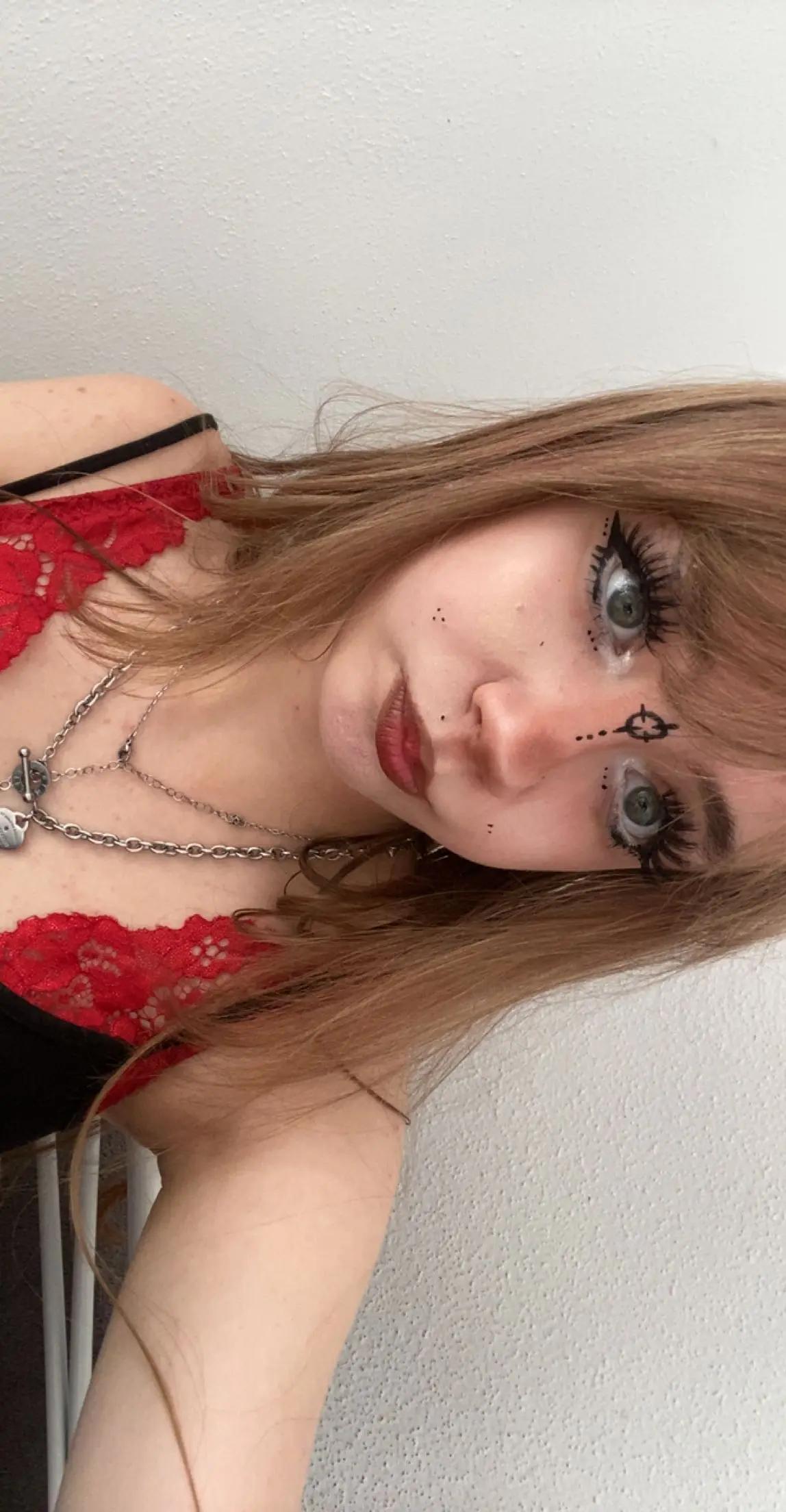 @FEMBOY GOONER ﾒ𝟶